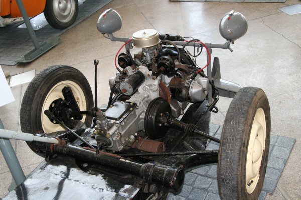 1955er Chassis Motor und Getriebe
