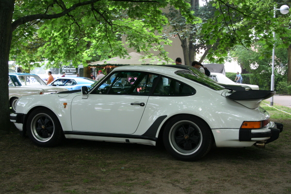 Porsche 911 Carrera