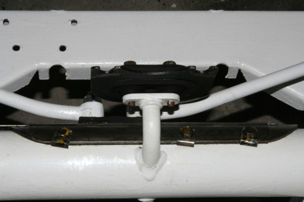 2CV engine and transmission attachment